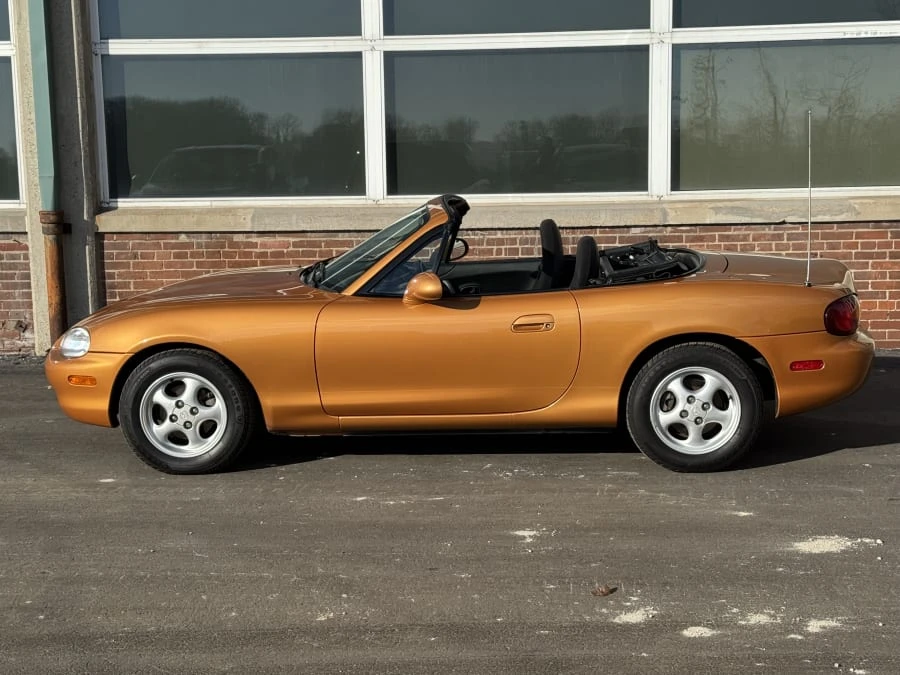 2000 Mazda NB MX-5 Miata - Image 2 of 13
