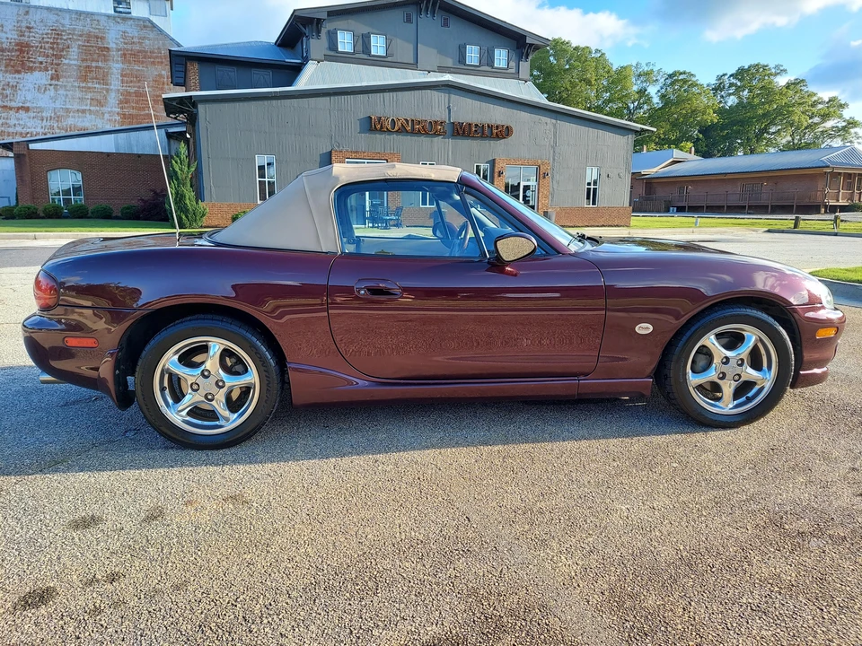 2000 Mazda NB MX-5 Miata - Image 28 of 31