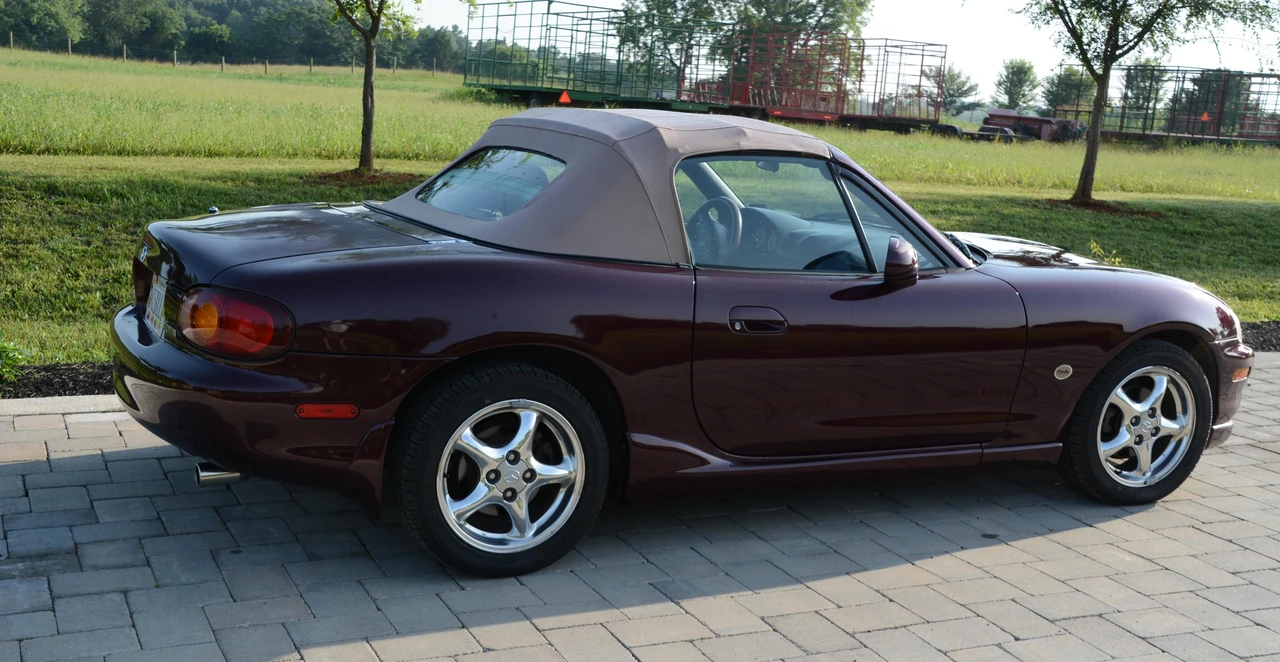 2000 Mazda NB MX-5 Miata - Image 23 of 31