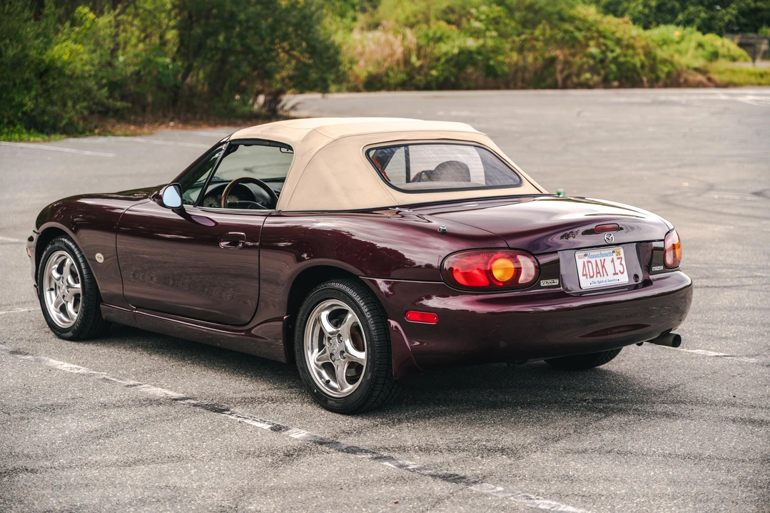 2000 Mazda NB MX-5 Miata - Image 11 of 31