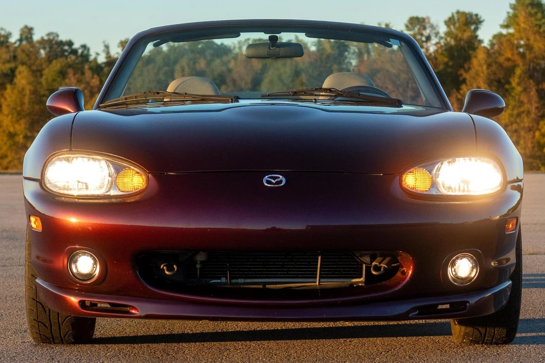 2000 Mazda NB MX-5 Miata - Image 2 of 31
