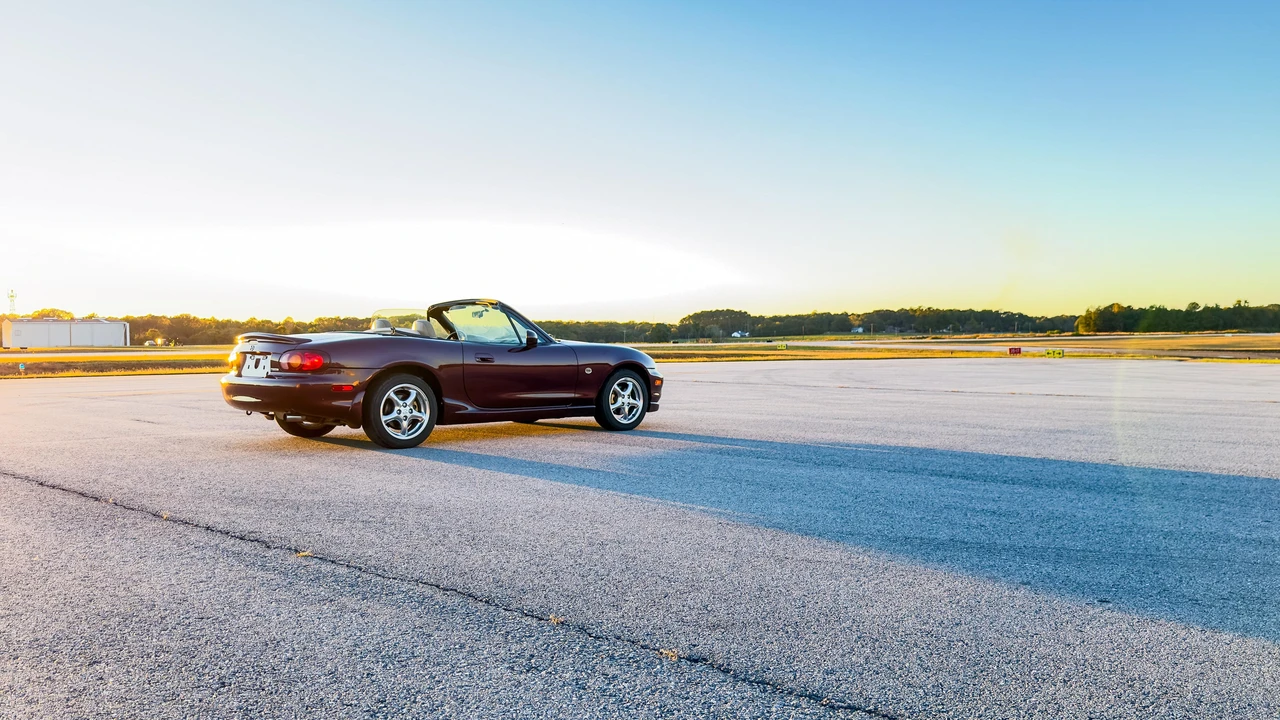 2000 Mazda NB MX-5 Miata - Image 17 of 31