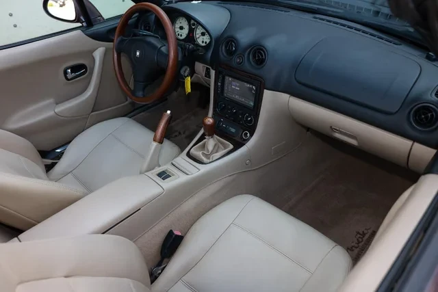 2000 Mazda NB MX-5 Miata - Image 9 of 19