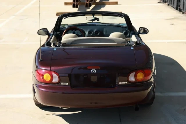2000 Mazda NB MX-5 Miata - Image 10 of 19