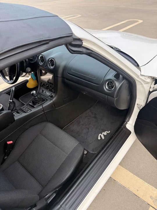 2000 Mazda NB MX-5 Miata - Image 12 of 19