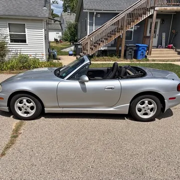 2000 Mazda MX-5