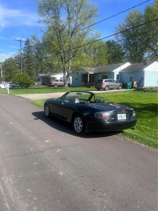 2000 Mazda NB MX-5 Miata - Image 2 of 3