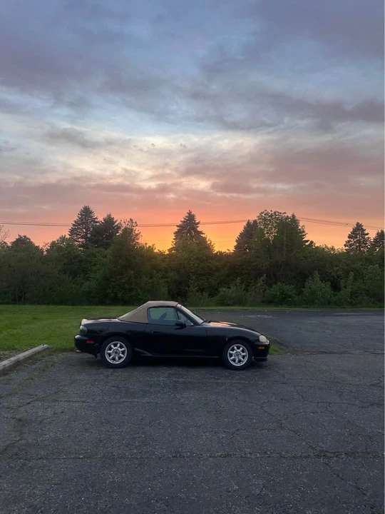 2000 Mazda NB MX-5 Miata - Image 3 of 3