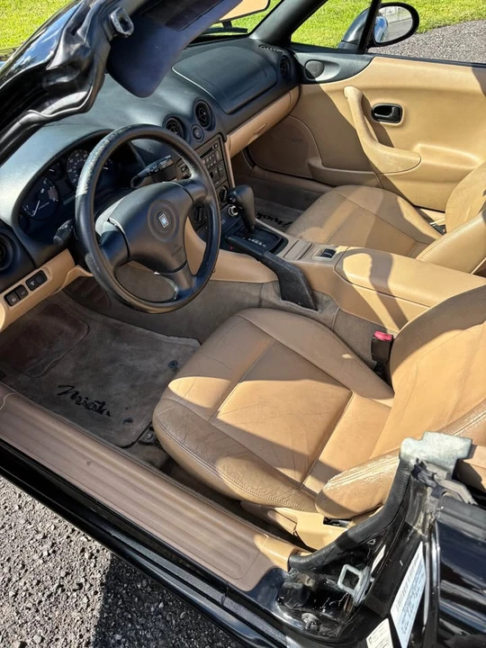 2000 Mazda NB MX-5 Miata - Image 9 of 17