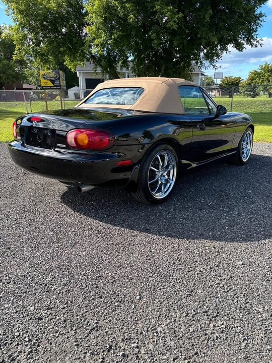 2000 Mazda NB MX-5 Miata - Image 3 of 17