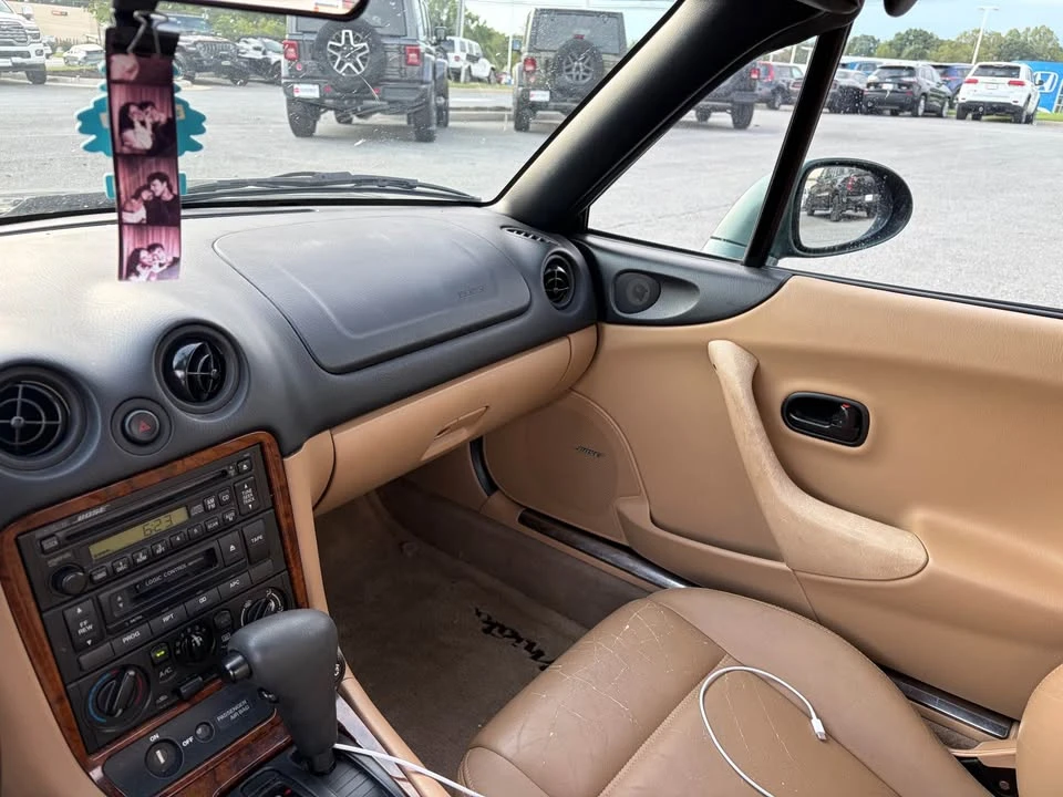 2000 Mazda NB MX-5 Miata - Image 9 of 10