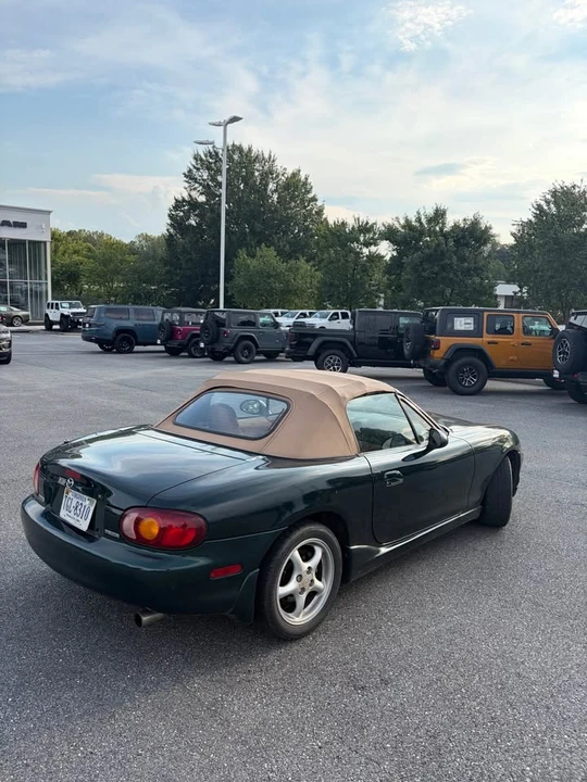 2000 Mazda NB MX-5 Miata - Image 5 of 10