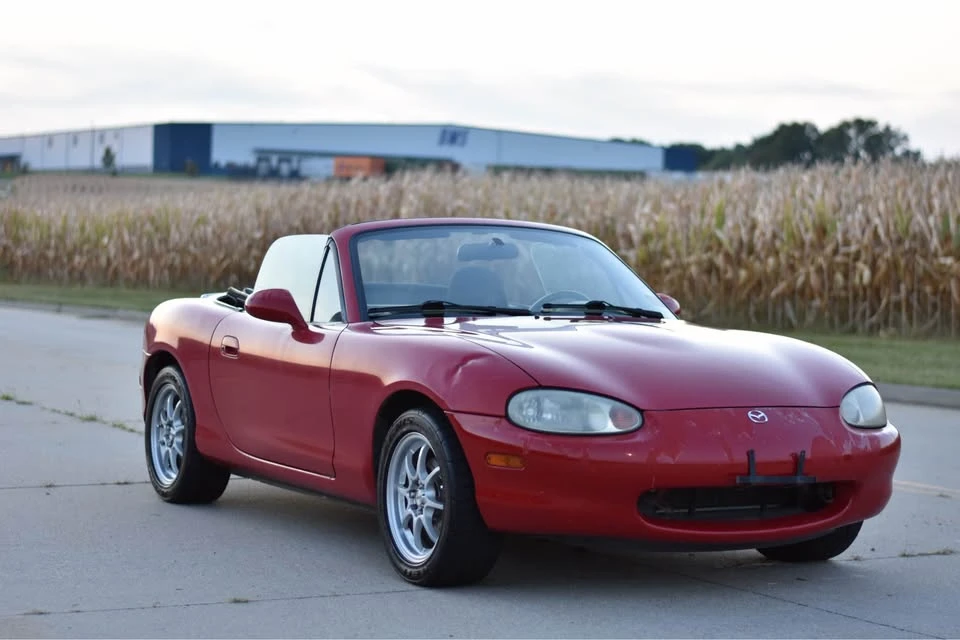 2000 Mazda NB MX-5 Miata - Image 10 of 15