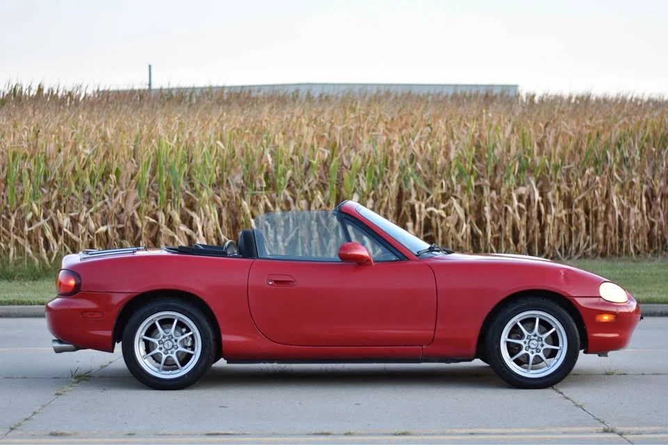 2000 Mazda NB MX-5 Miata - Image 9 of 15
