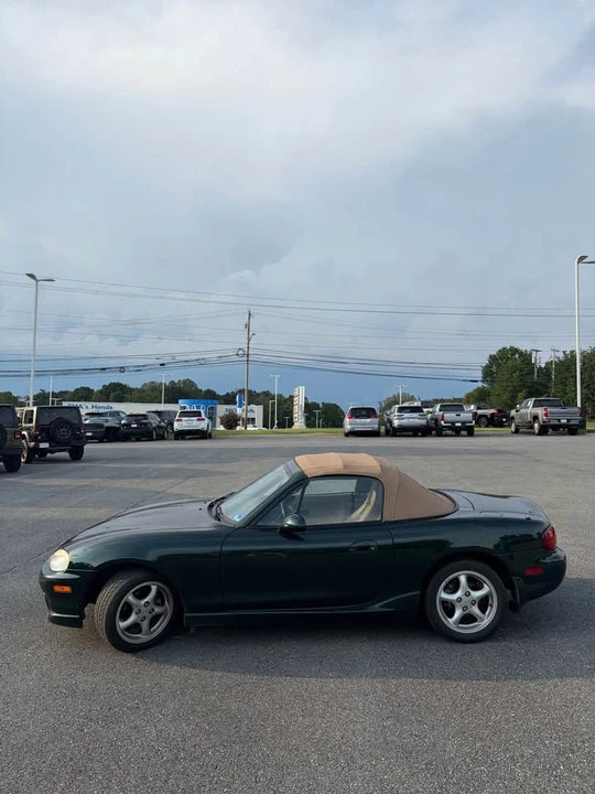 2000 Mazda NB MX-5 Miata - Image 2 of 10