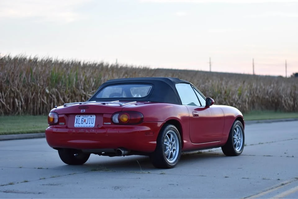 2000 Mazda NB MX-5 Miata - Image 8 of 15