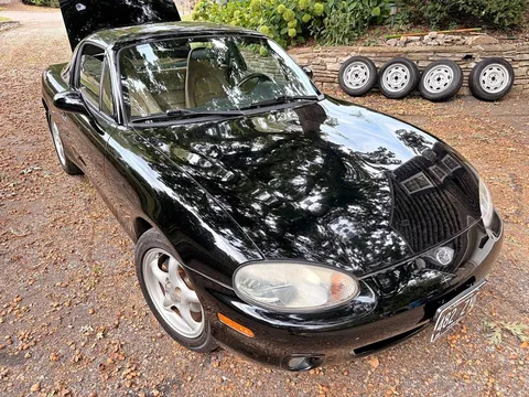 2000 Mazda MX-5