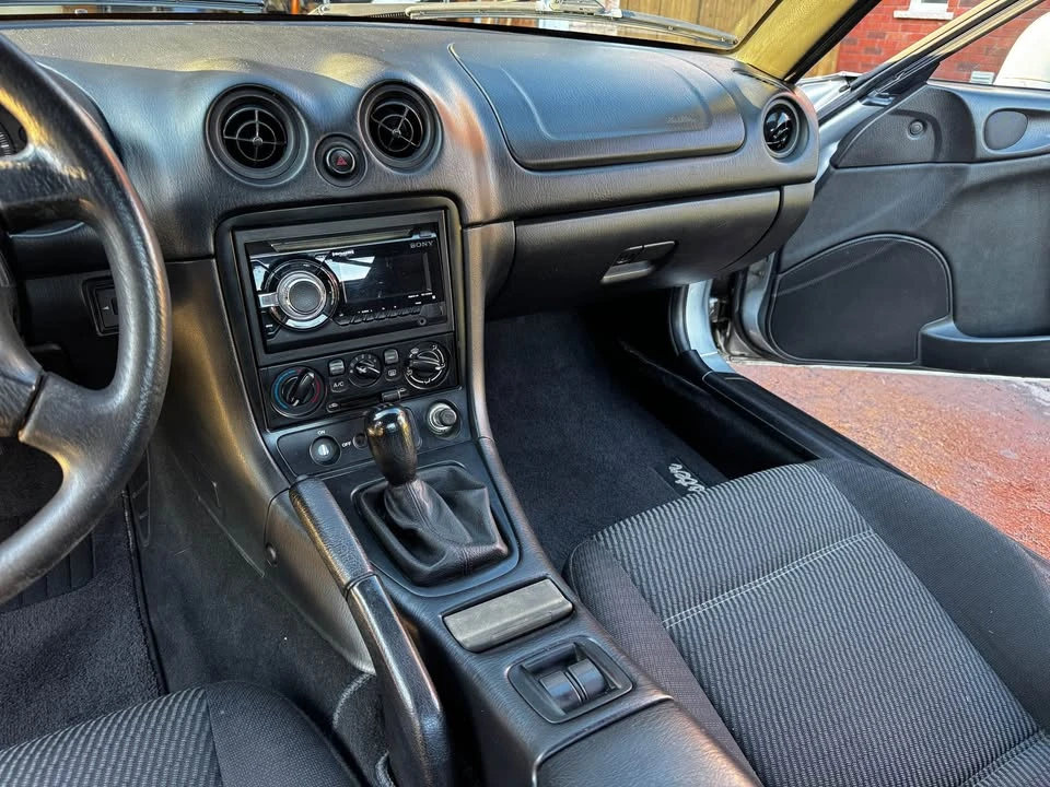 2000 Mazda NB MX-5 Miata - Image 8 of 12