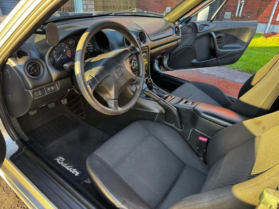 2000 Mazda NB MX-5 Miata - Image 5 of 12