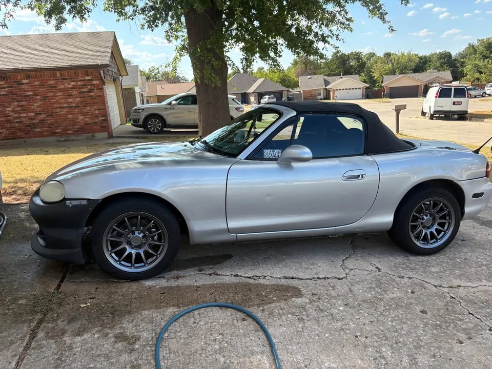 2000 Mazda NB MX-5 Miata - Image 2 of 10