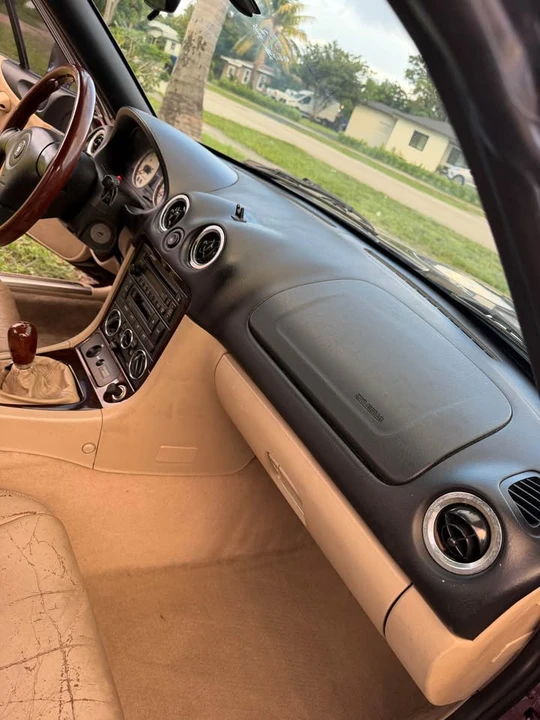 2000 Mazda NB MX-5 Miata - Image 13 of 16