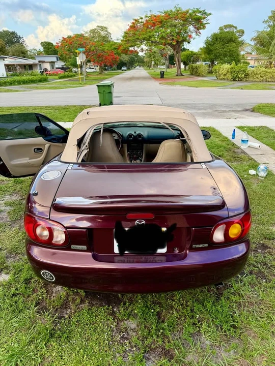 2000 Mazda NB MX-5 Miata - Image 5 of 16