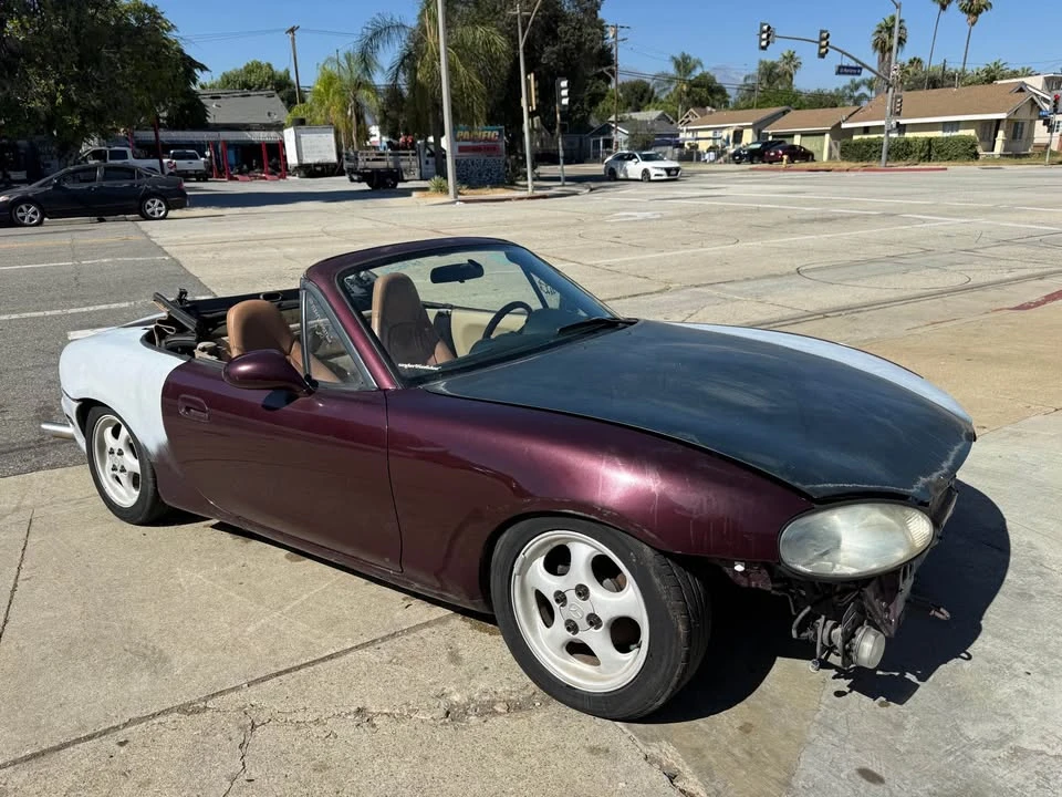 2000 Mazda NB MX-5 Miata - Image 2 of 13
