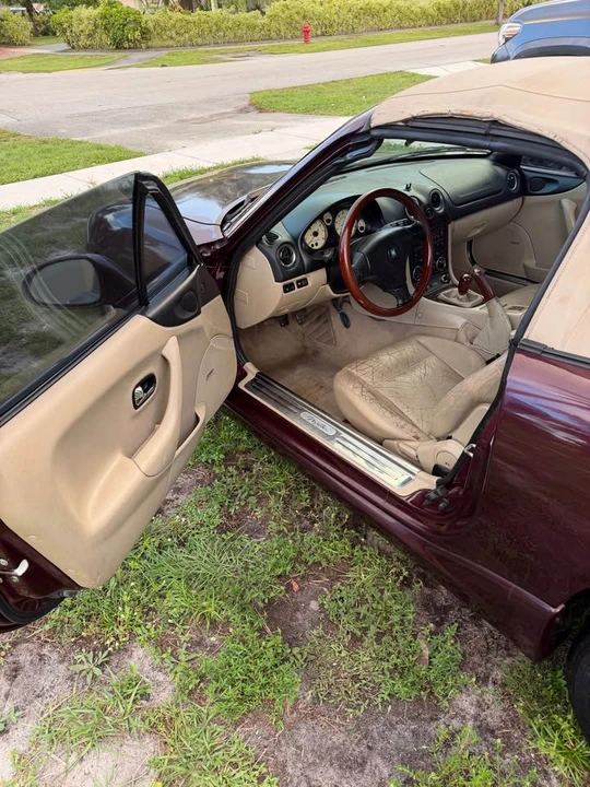 2000 Mazda NB MX-5 Miata - Image 9 of 16