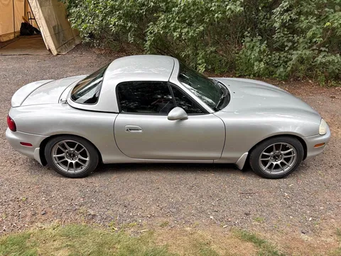 2000 Mazda MX-5 SE Convertible 2D
