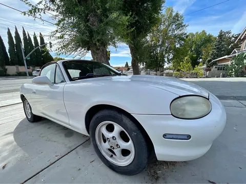 2000 Mazda MX-5 SE Convertible 2D