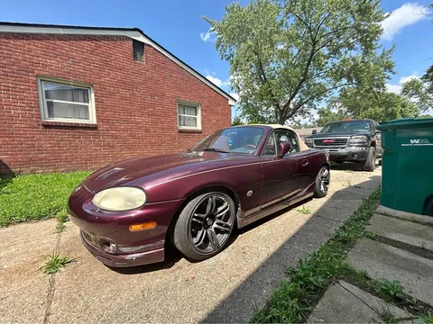 2000 Mazda MX-5 SE Convertible 2D