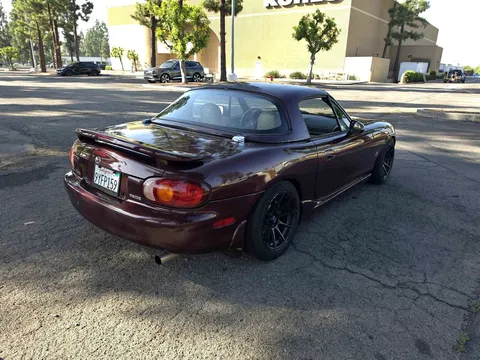 2000 Mazda MX-5 SE Convertible 2D