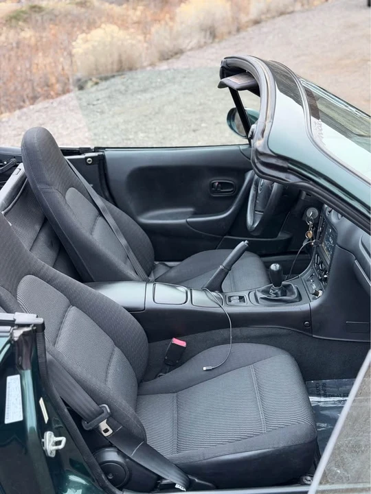 2000 Mazda NB MX-5 Miata - Image 14 of 21