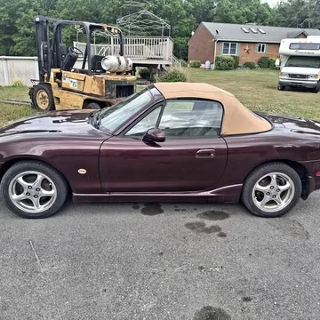2000 Mazda MX-5 Special Edition Convertible 2D