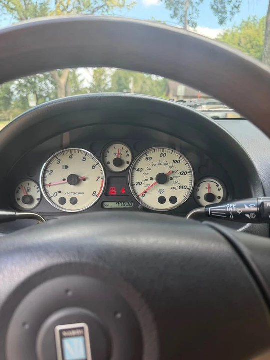 2000 Mazda NB MX-5 Miata - Image 5 of 8