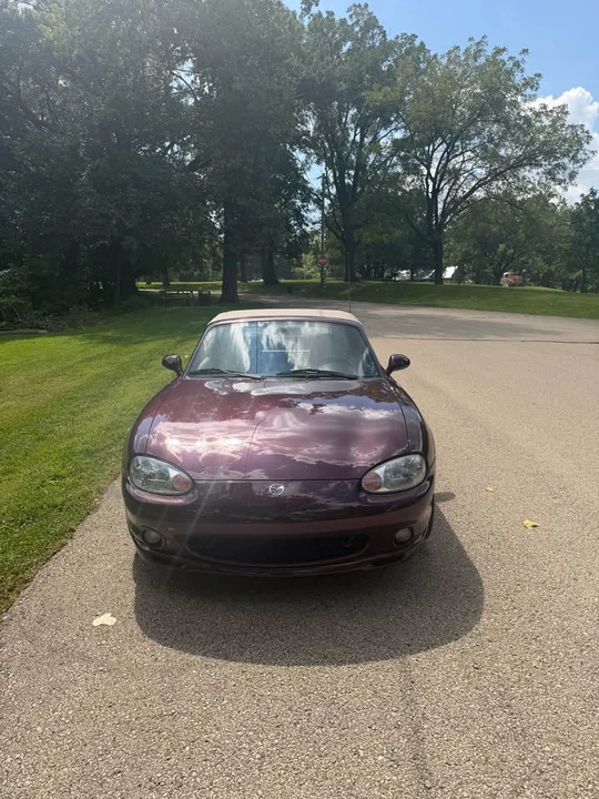 2000 Mazda NB MX-5 Miata - Image 2 of 8