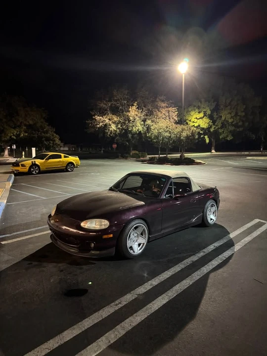 2000 Mazda NB MX-5 Miata - Image 2 of 10
