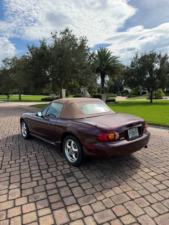2000 Mazda NB MX-5 Miata - Image 5 of 20