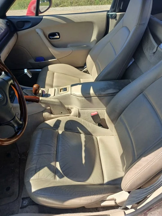 2000 Mazda NB MX-5 Miata - Image 11 of 12
