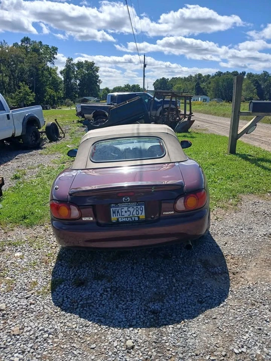 2000 Mazda NB MX-5 Miata - Image 5 of 12