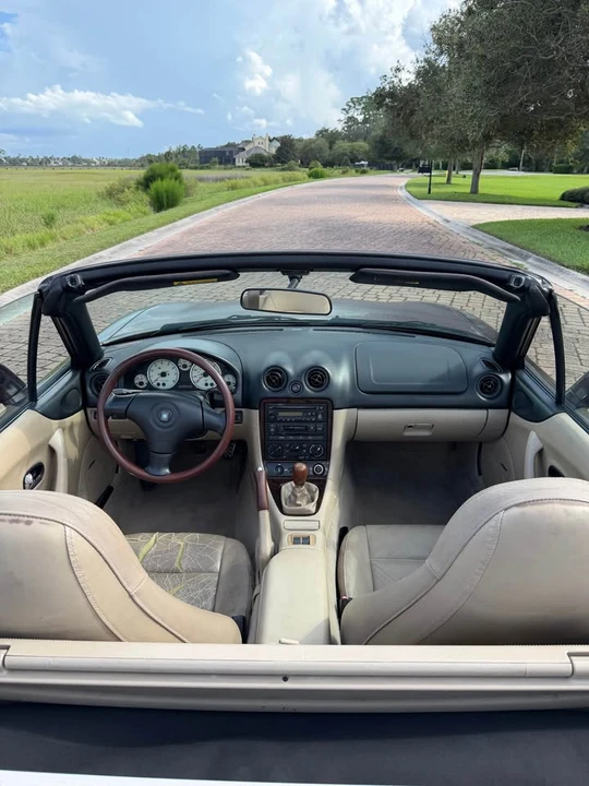 2000 Mazda NB MX-5 Miata - Image 9 of 20