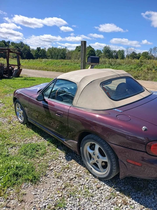 2000 Mazda NB MX-5 Miata - Image 6 of 12