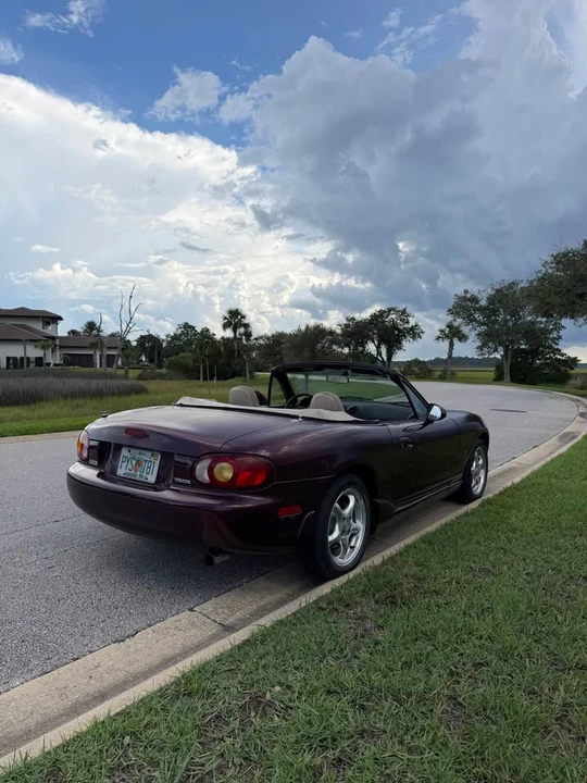 2000 Mazda NB MX-5 Miata - Image 5 of 17