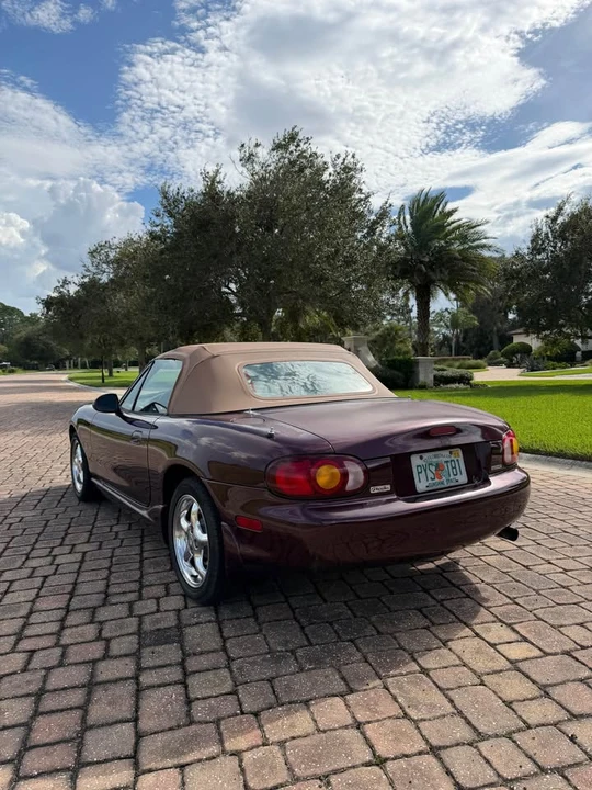 2000 Mazda NB MX-5 Miata - Image 9 of 17