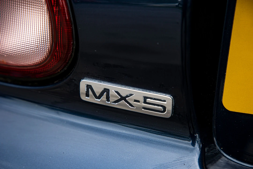 2000 Mazda NB MX-5 Miata - Image 16 of 18