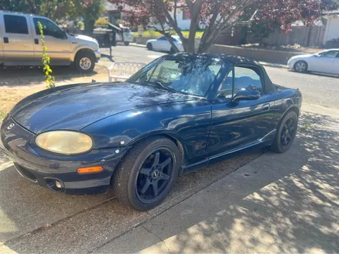 2000 Mazda MX-5 Sport Convertible 2D