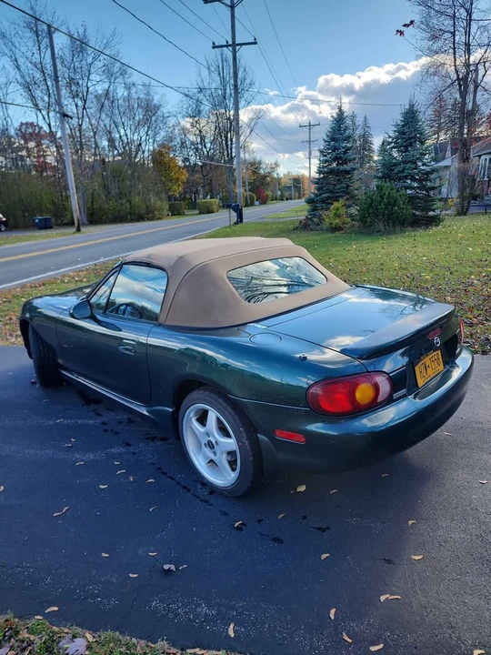 2000 Mazda NB MX-5 Miata - Image 2 of 3