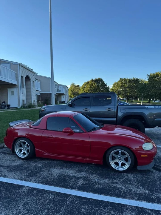 2000 Mazda NB MX-5 Miata - Image 3 of 8
