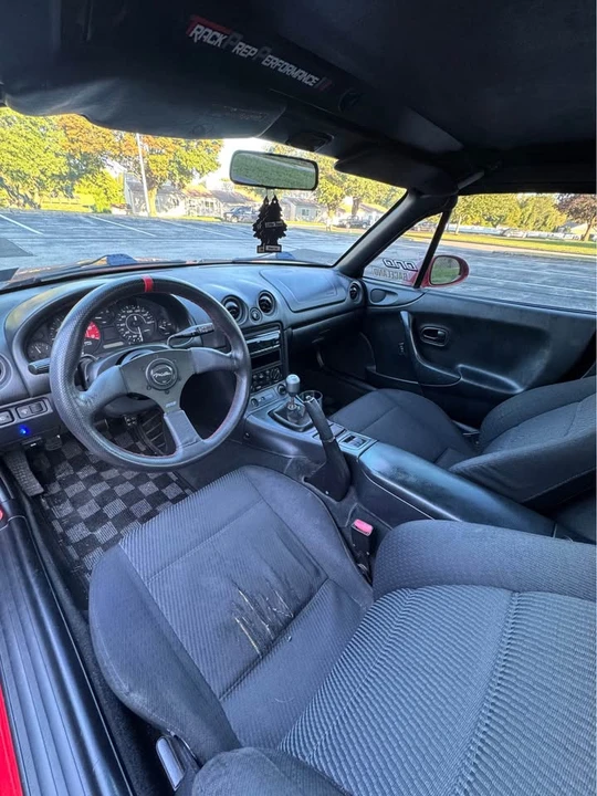 2000 Mazda NB MX-5 Miata - Image 6 of 8