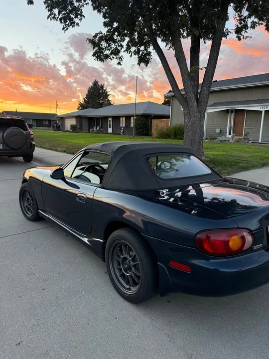 2000 Mazda NB MX-5 Miata - Image 3 of 15